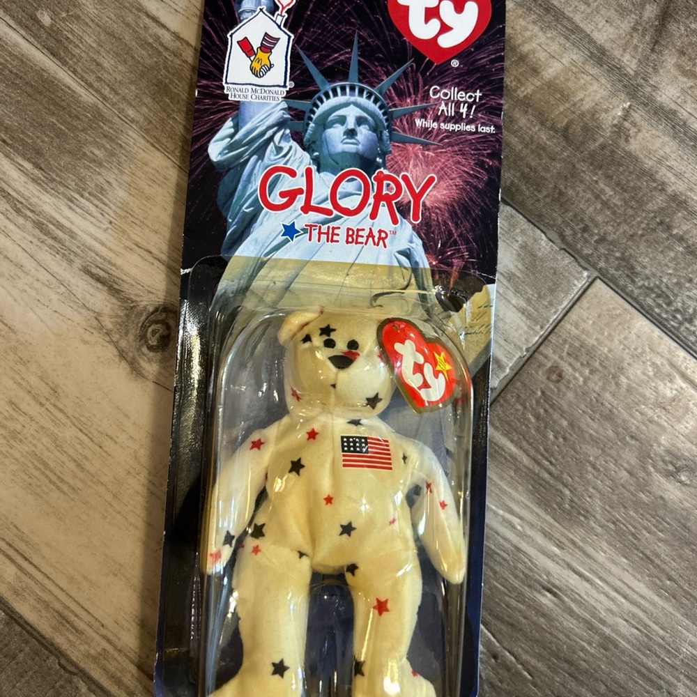 Rare with 2 errors Ty beanie baby Glory the Bear NIB mint condition